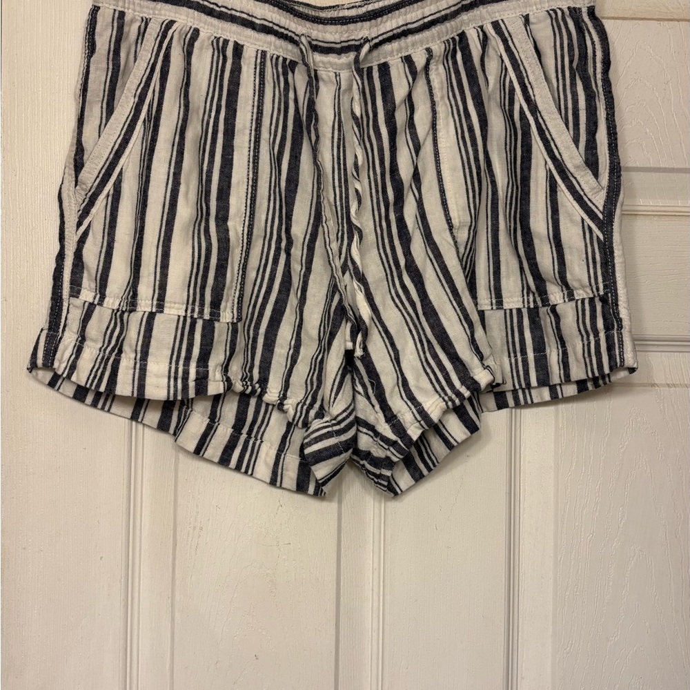 St. John's Bay Navy and White Striped Women's Cargo Shorts